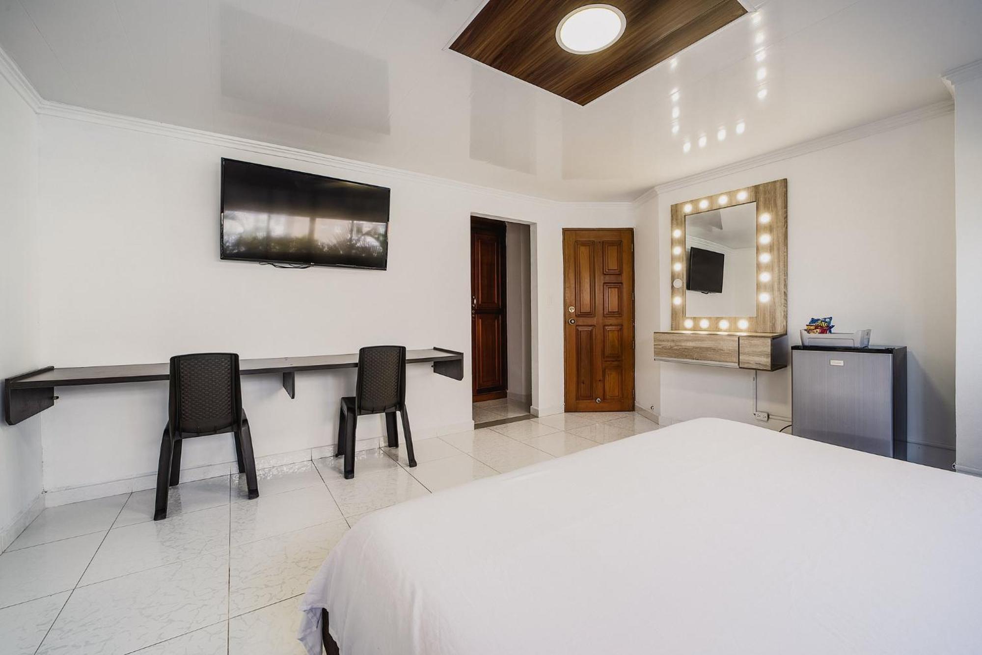 Villa Santos Apartaestudios Барранкілья Екстер'єр фото
